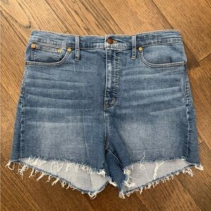 Madewell NWOT High Rise Denim Short - 32 - medium wash unworn Plus